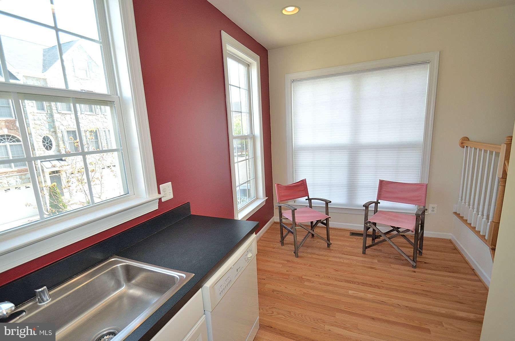 11459 Log Ridge Drive Fairfax, VA 22030 - Photo 6 of 18 Breakfast Area w/Hardwoods!