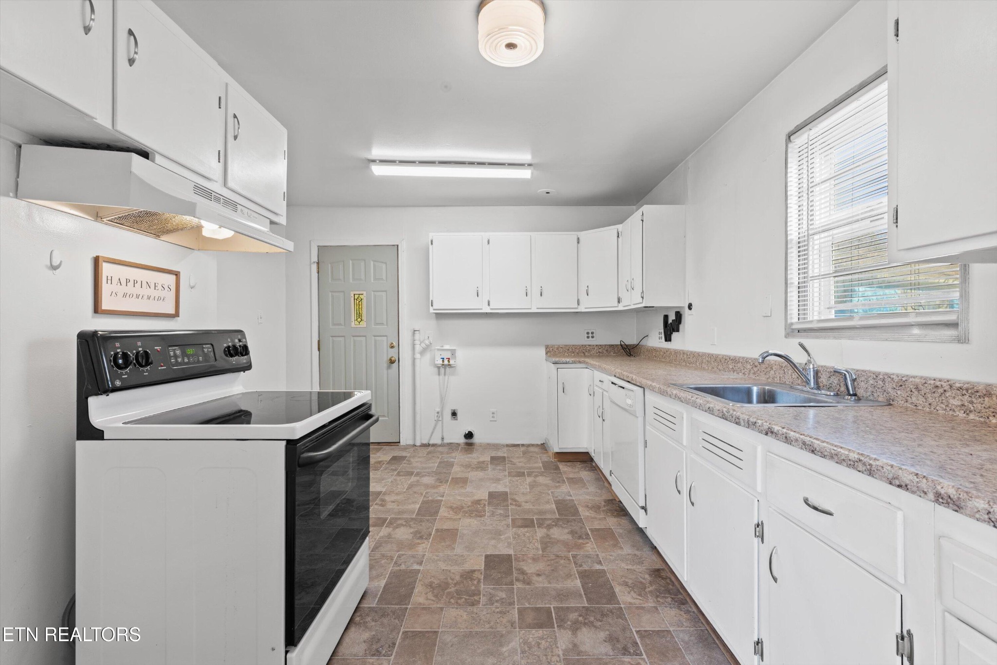 127 Albany Road Oak Ridge, TN 37830 - Photo 14 of 42