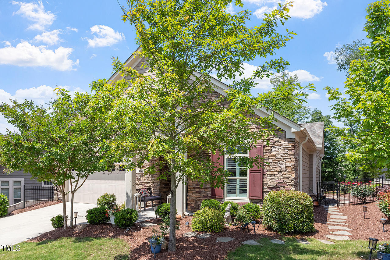 1414 Abbotsford Way Cary, NC 27519 - Photo 2 of 27 1414 Abbotsford Way_02
