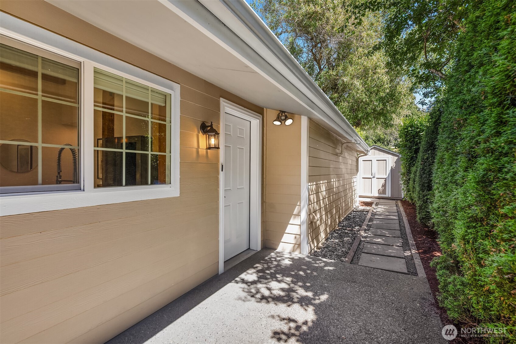 537 30th Avenue East Seattle, WA 98112 - Photo 20 of 25