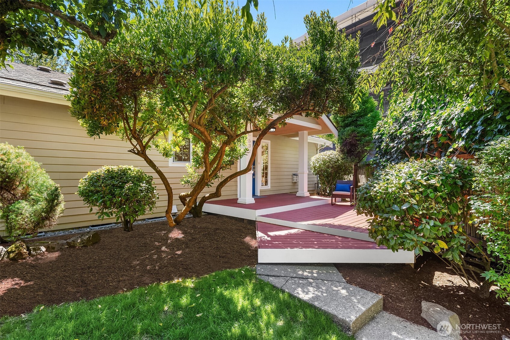537 30th Avenue East Seattle, WA 98112 - Photo 2 of 25 a view of a backyard with a garden