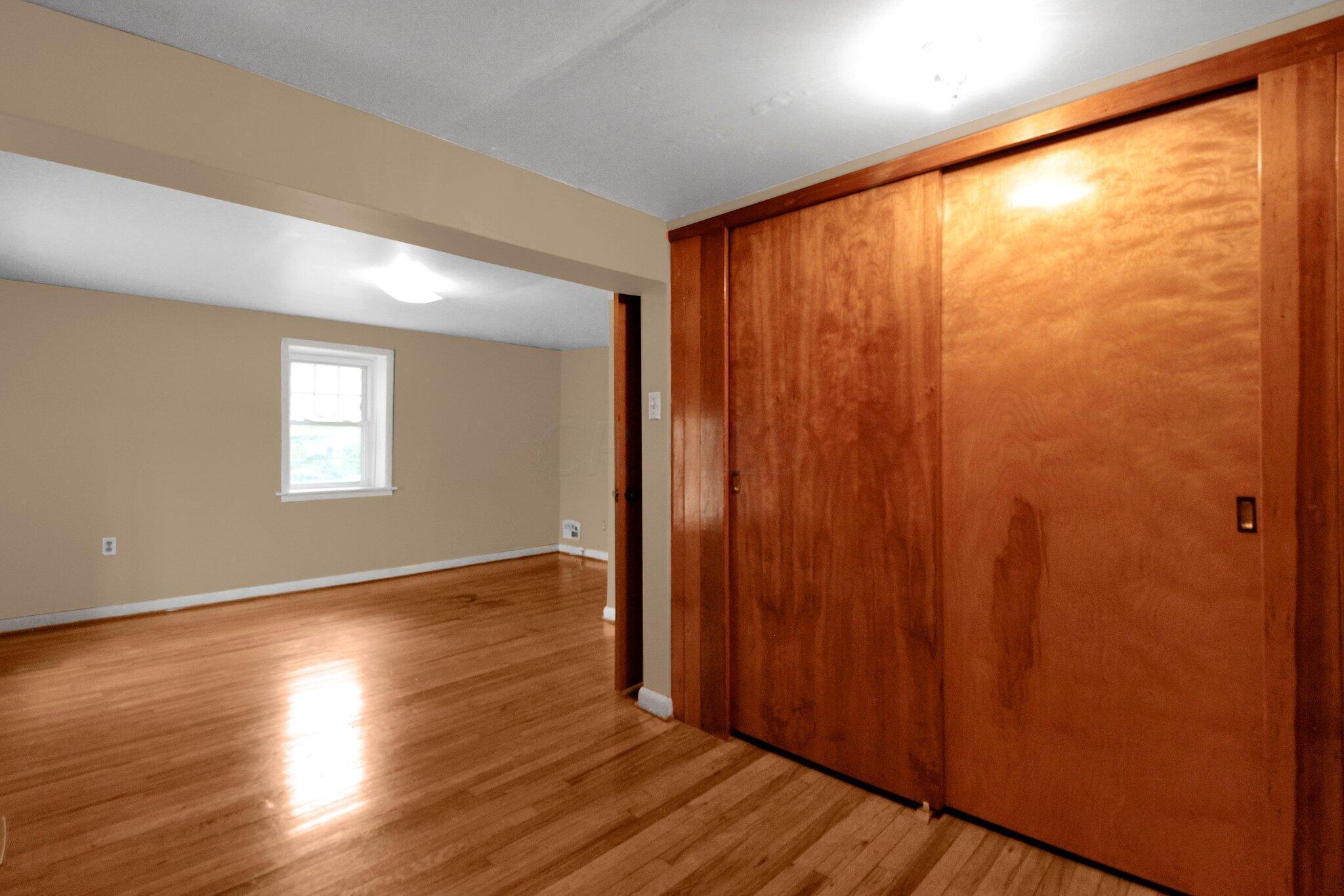 460 Clark State Road Gahanna, OH 43230 - Photo 16 of 25 2nd fl bedroom