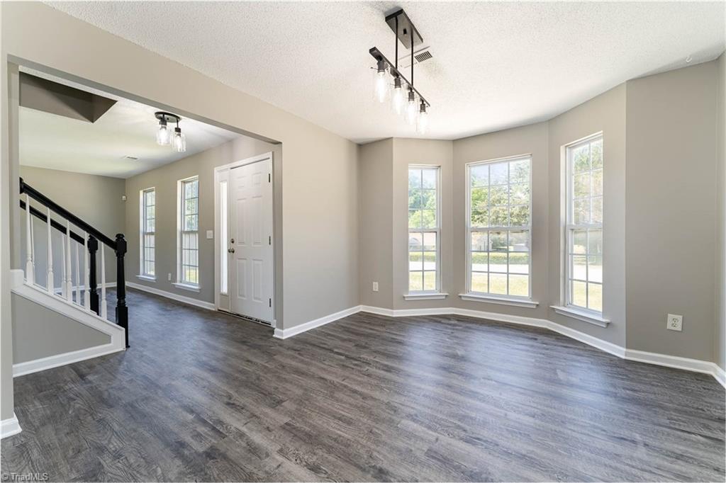 5512 Jason Road Greensboro, NC 27405 - Photo 3 of 19 Gallery Image 3