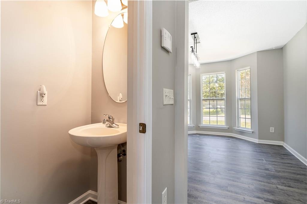5512 Jason Road Greensboro, NC 27405 - Photo 8 of 19 Gallery Image 8
