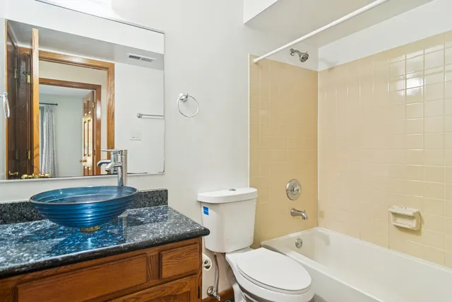 $2,300 | 1316 East Evergreen Drive, Unit 7, Palatine, IL 60074