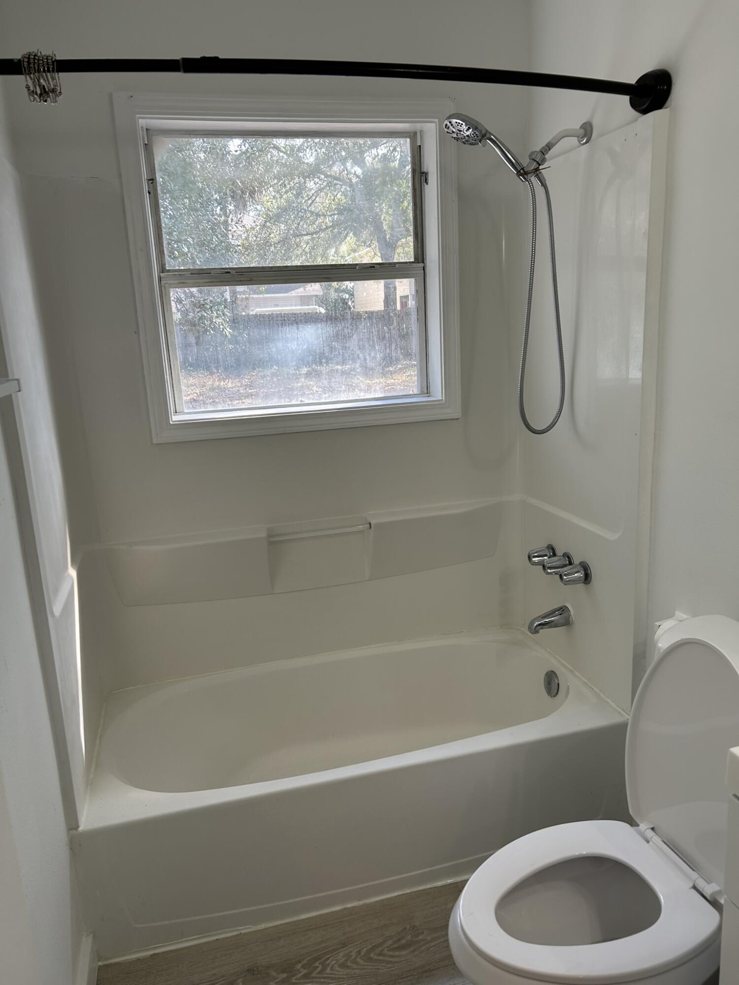 1005 Pinetree Road Mary Esther, FL 32569 - Photo 5 of 20 IMG_0013