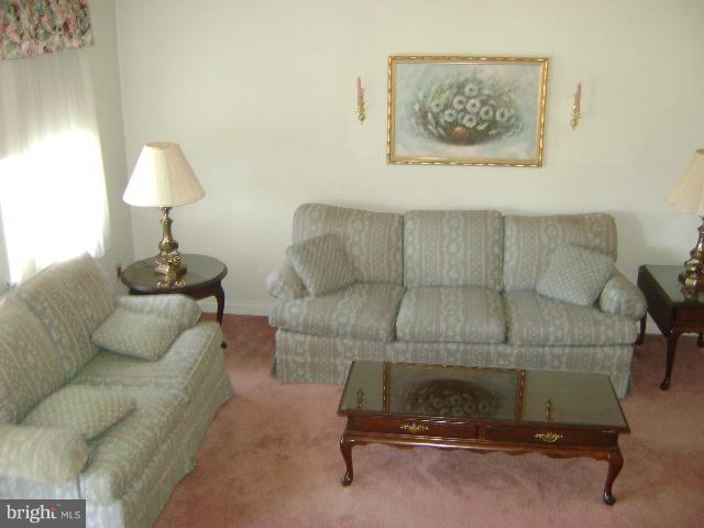 7326 Stratton Way Baltimore, MD 21224 - Photo 4 of 10 Living Room