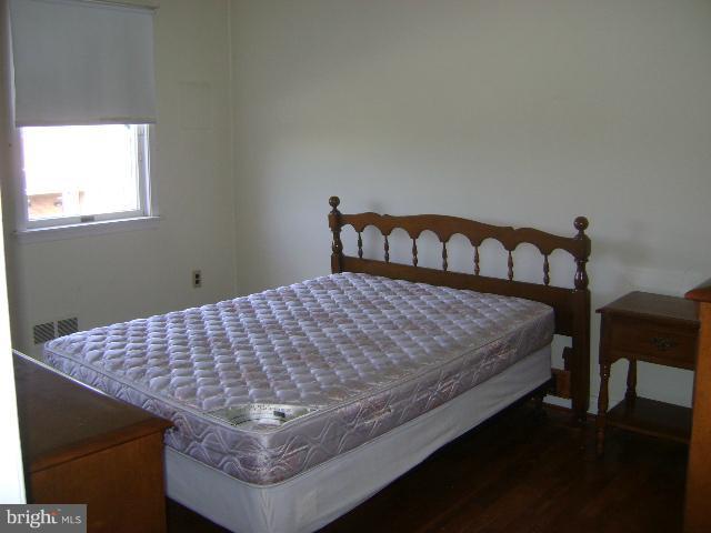 7326 Stratton Way Baltimore, MD 21224 - Photo 5 of 10 Bedroom