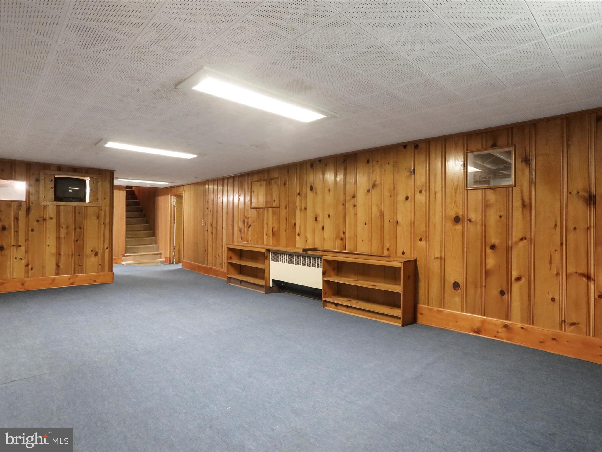211 Broad Street Middletown, MD 21769 - Photo 27 of 35 a view of an empty room with closet area