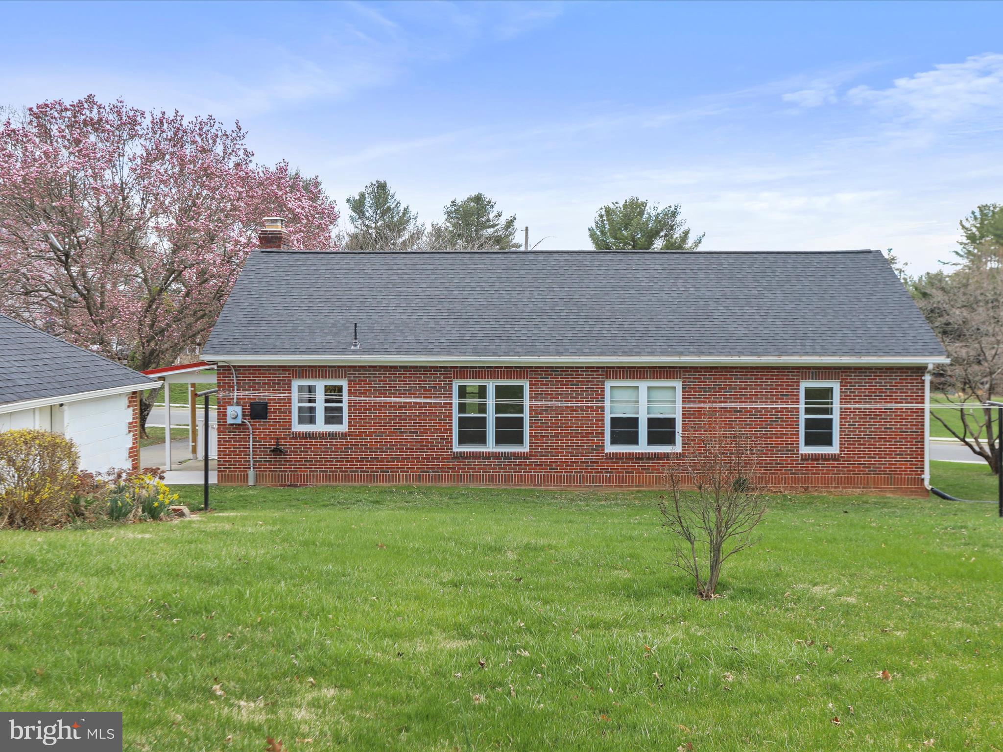 211 Broad Street Middletown, MD 21769 - Photo 34 of 35 front view of a house with a yard