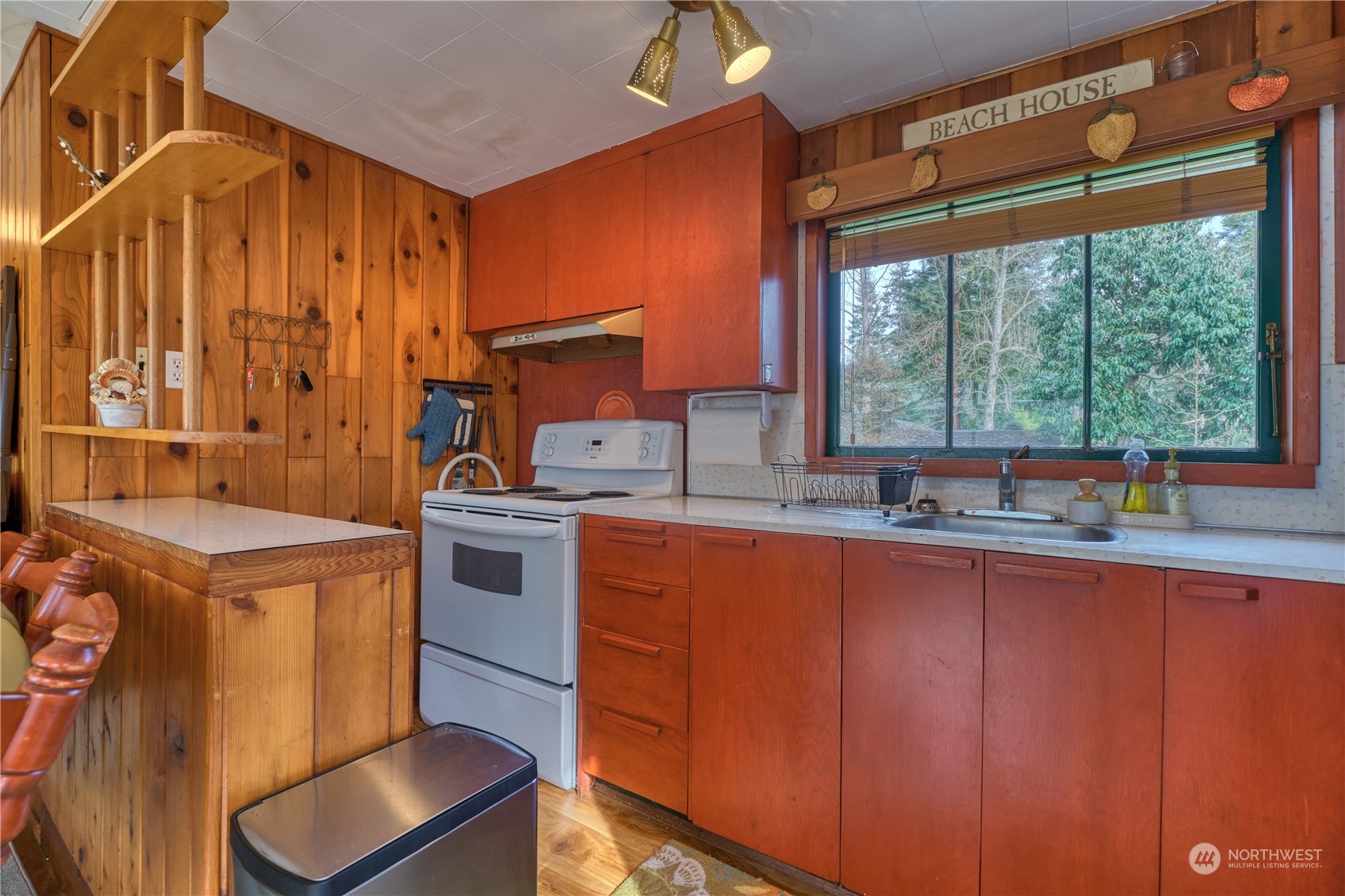 344 Gulf View Crescent Point Roberts, WA 98281 - Photo 13 of 28 Gallery Image 13