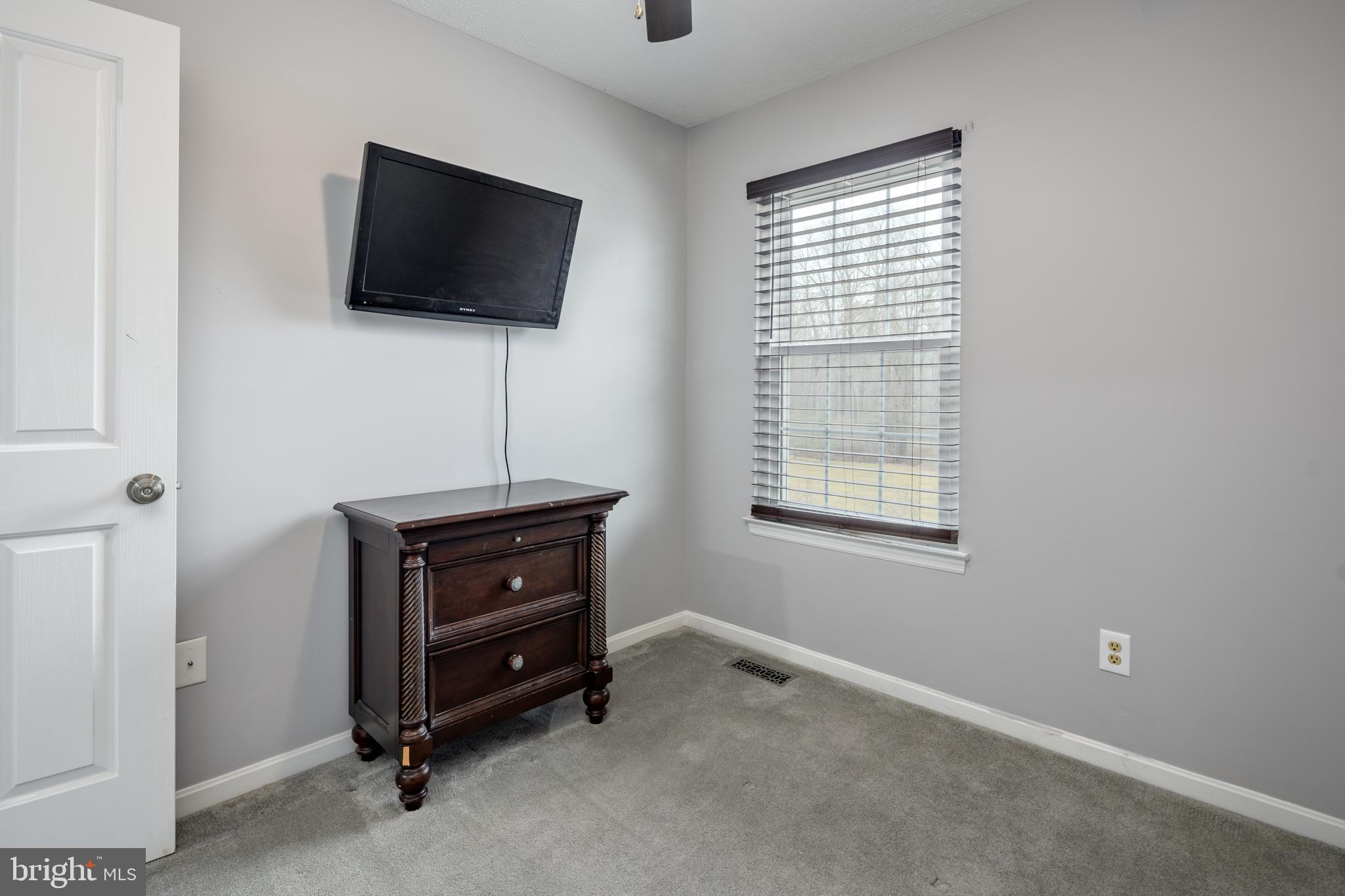 3904 Tidewood Road Baltimore, MD 21220 - Photo 32 of 41 bed 3