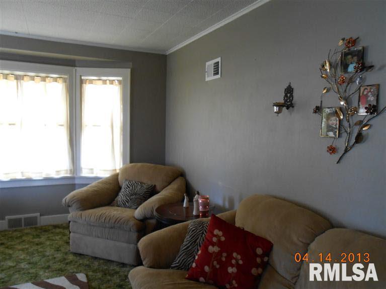 627 Genesee Morrison, IL 61270 - Photo 6 of 22 Gallery Image 6