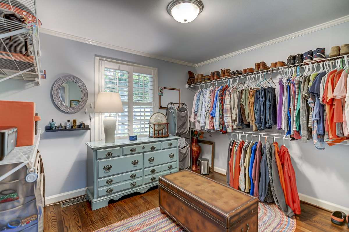 915 Mills Street Raleigh, NC 27608 - Photo 13 of 26 Photo 13