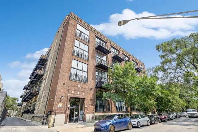 $475,000 | 1935 North Fairfield Avenue, Unit 203, Chicago, IL 60647