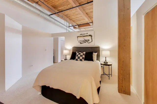 $475,000 | 1935 North Fairfield Avenue, Unit 203, Chicago, IL 60647