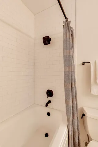 $475,000 | 1935 North Fairfield Avenue, Unit 203, Chicago, IL 60647