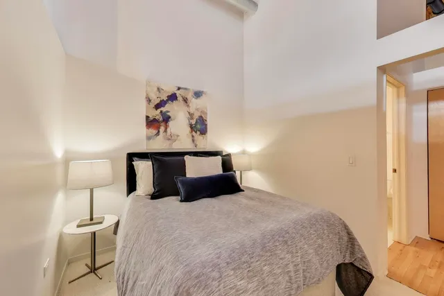 $475,000 | 1935 North Fairfield Avenue, Unit 203, Chicago, IL 60647