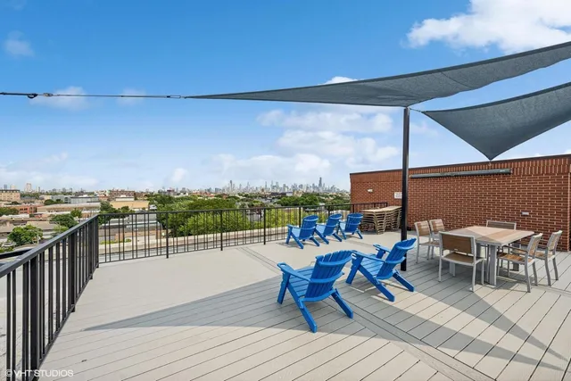 $475,000 | 1935 North Fairfield Avenue, Unit 203, Chicago, IL 60647