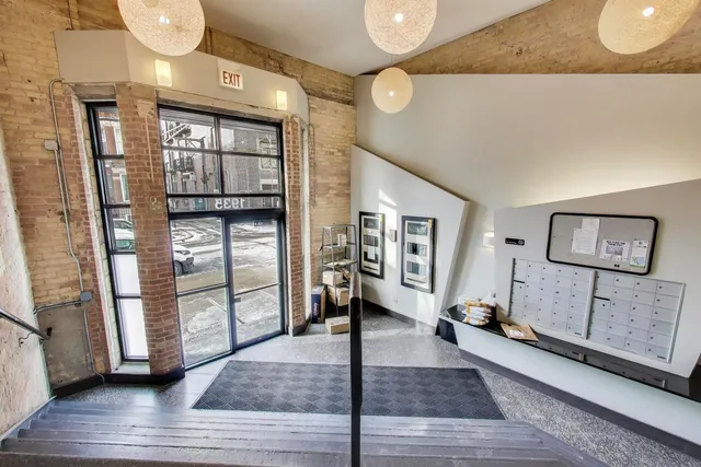 $475,000 | 1935 North Fairfield Avenue, Unit 203, Chicago, IL 60647