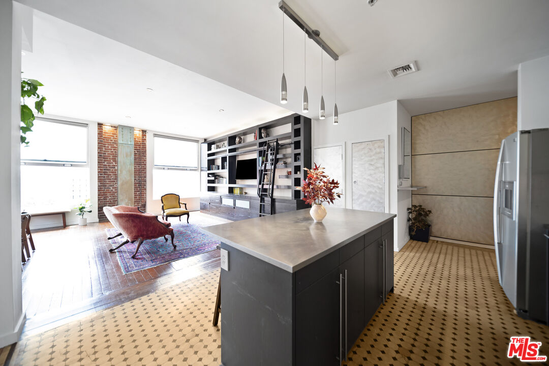 257 South Spring Street, Unit 4E Los Angeles, CA 90012 - Photo 14 of 28