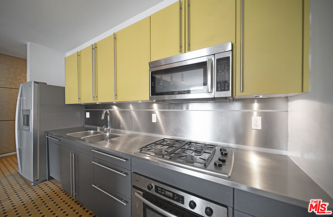 257 South Spring Street, Unit 4E Los Angeles, CA 90012 - Photo 17 of 28