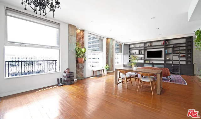 $3,495 | 257 South Spring Street, Unit 4E, Los Angeles, CA 90012