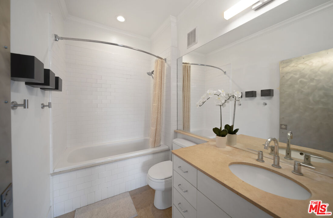 257 South Spring Street, Unit 4E Los Angeles, CA 90012 - Photo 21 of 28