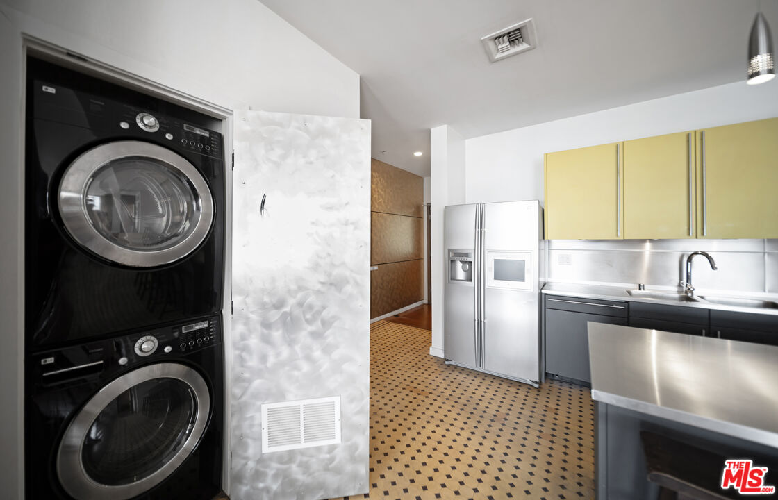 257 South Spring Street, Unit 4E Los Angeles, CA 90012 - Photo 22 of 28