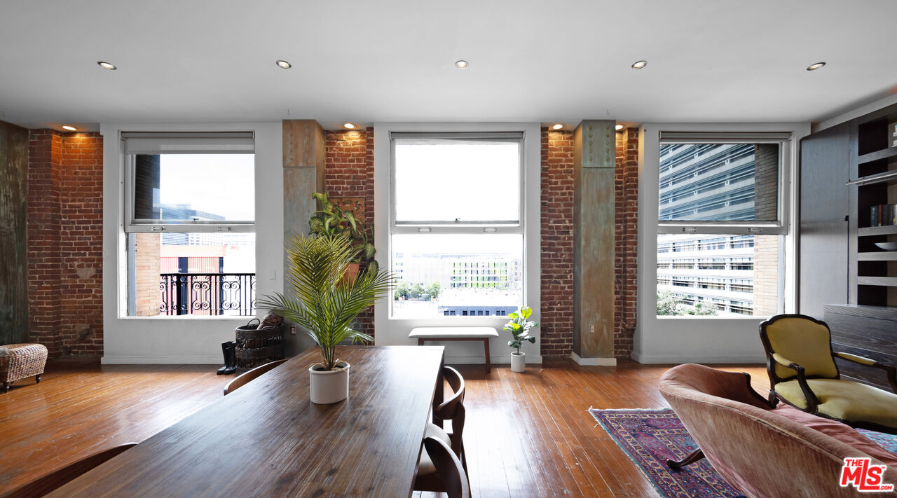 257 South Spring Street, Unit 4E Los Angeles, CA 90012 - Photo 5 of 28