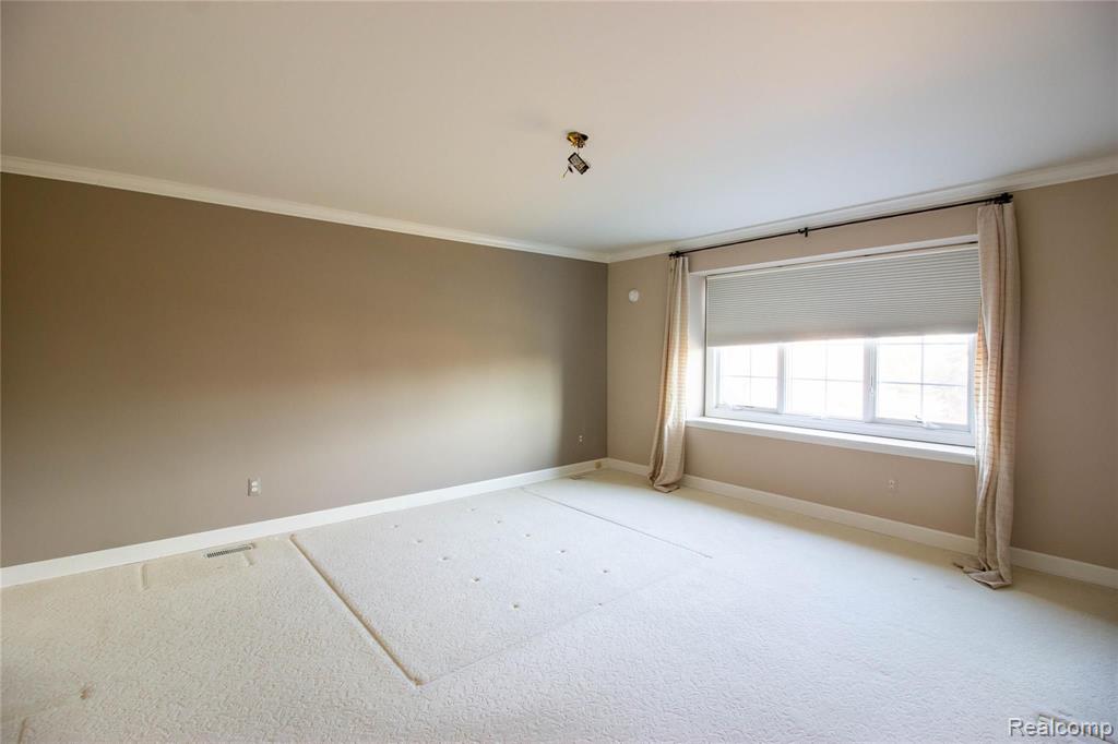 1067 Grandview Drive Rochester Hills, MI 48306 - Photo 9 of 26