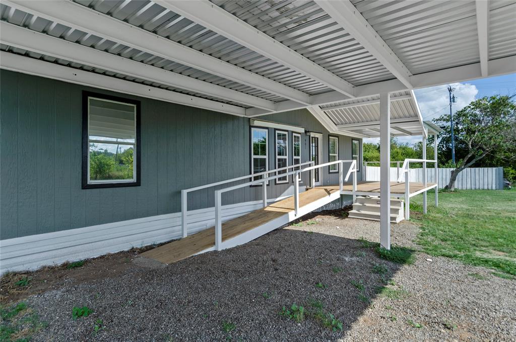 401 Barker Street Bowie, TX 76230 - Photo 5 of 24