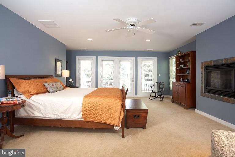 348 Tschiffely Square Road Gaithersburg, MD 20878 - Photo 12 of 30 Bedroom (Master)