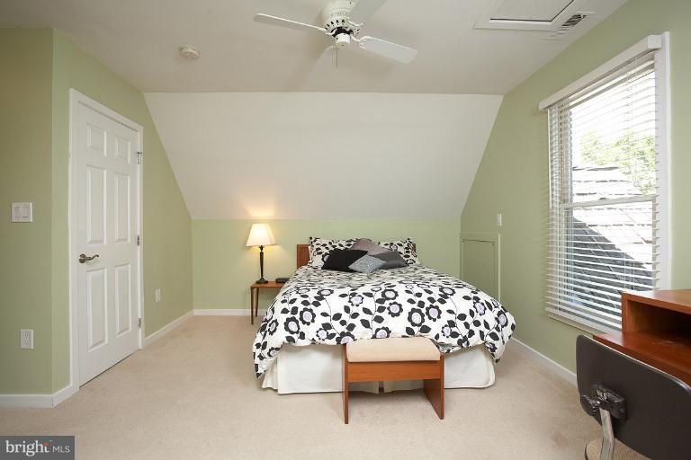 348 Tschiffely Square Road Gaithersburg, MD 20878 - Photo 23 of 30 Bedroom 4