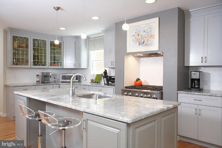 348 Tschiffely Square Road Gaithersburg, MD 20878 - Photo 28 of 30 Kitchen