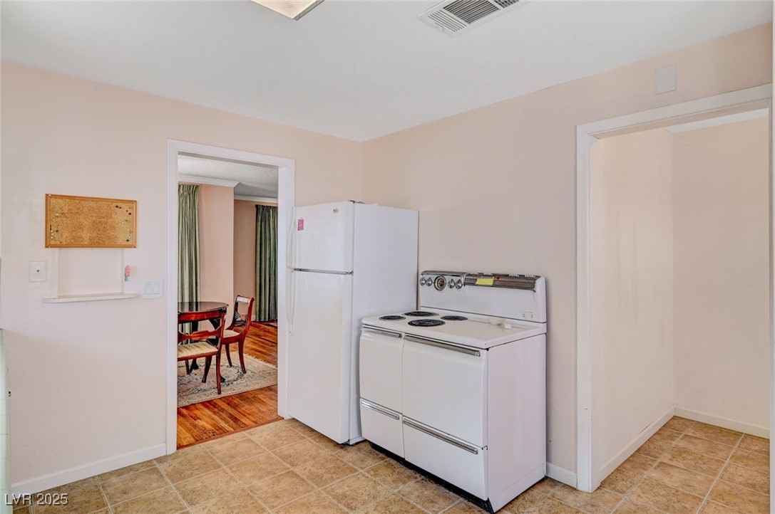 557 6th Street Boulder City, NV 89005 - Photo 23 of 38