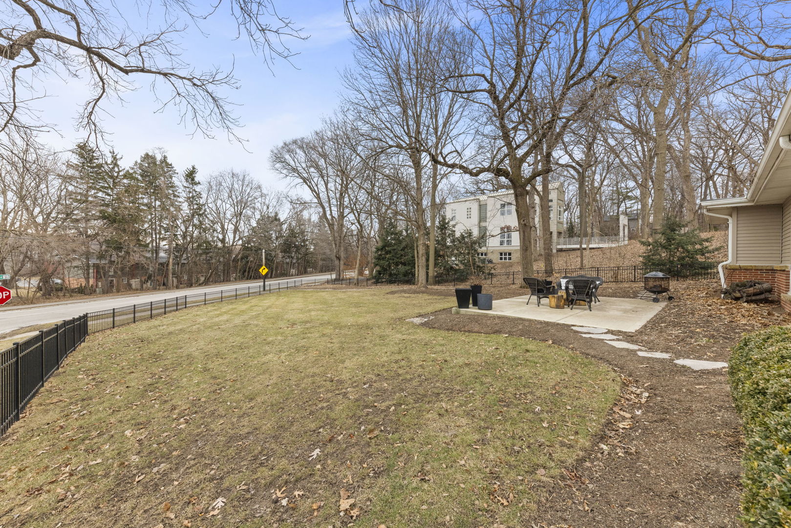 1001 Geneva Road St. Charles, IL 60174 - Photo 21 of 25 a view of yard with trees