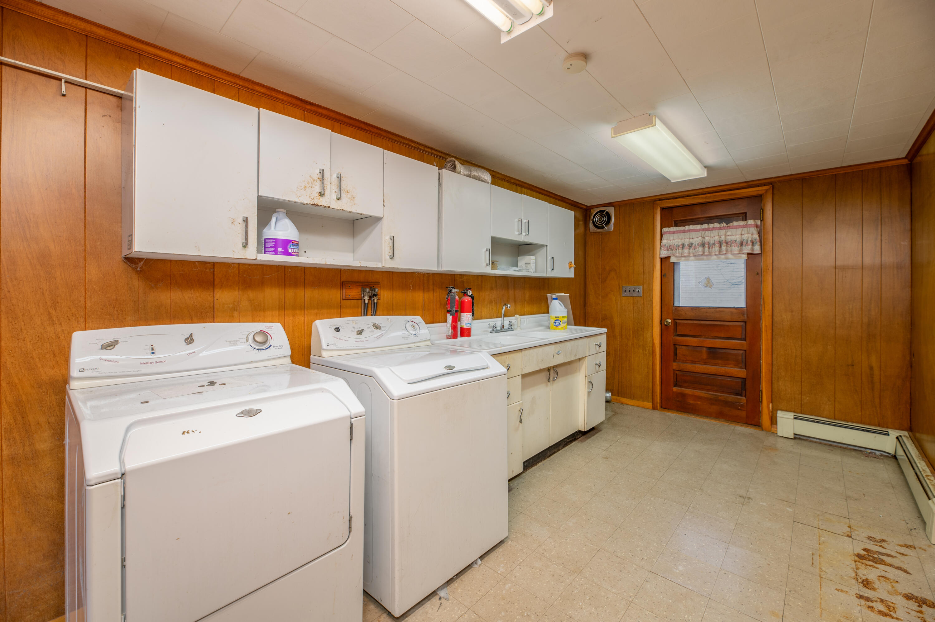 102 Spring Street Gardiner, ME 04345 - Photo 31 of 38 Interior19