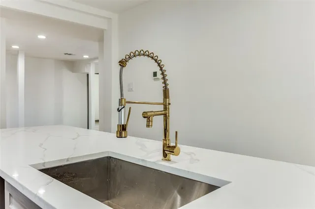 a close view of sink