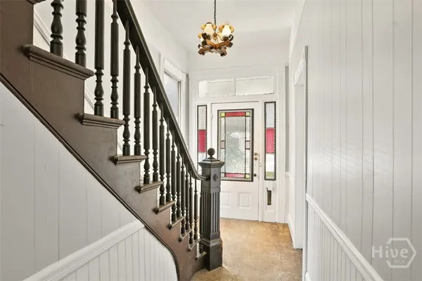 $1,800 | 1112 Barnard Street, Unit A OR #B, Savannah, GA 31401