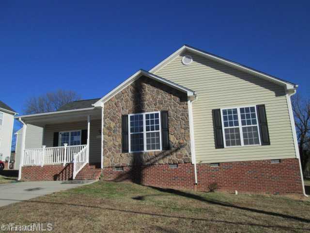 805 Park High Point High Point, NC 27260 - Photo 1 of 9 Exterior Front.