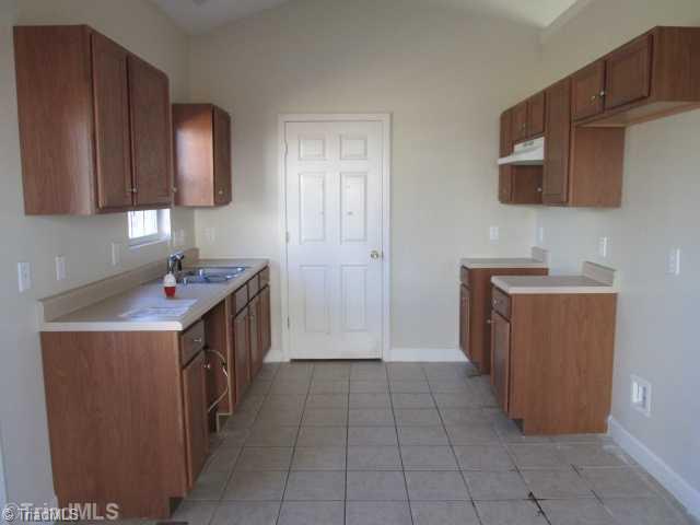 805 Park High Point High Point, NC 27260 - Photo 4 of 9 Kitchen.