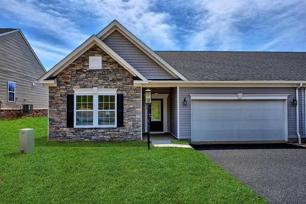 $3,200 | 287 Olivia Drive, Verona, PA 15147