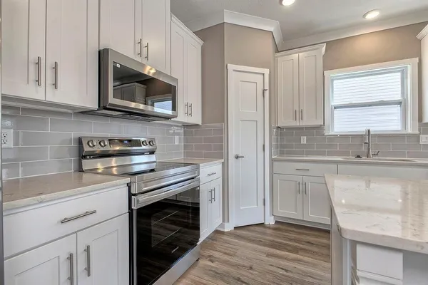 $3,200 | 287 Olivia Drive, Verona, PA 15147