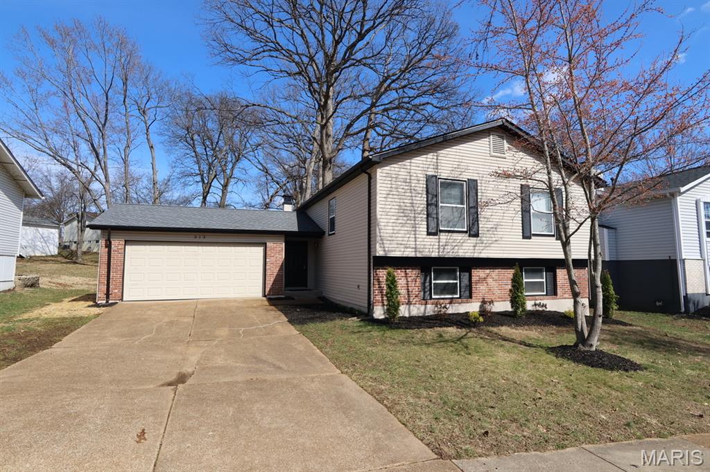 313 Brightfield Drive Ballwin, MO 63021 - Photo 2 of 16