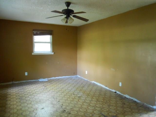 3920 Kleitz Road Evansville, IN 47720 - Photo 3 of 16 Gallery Image 3