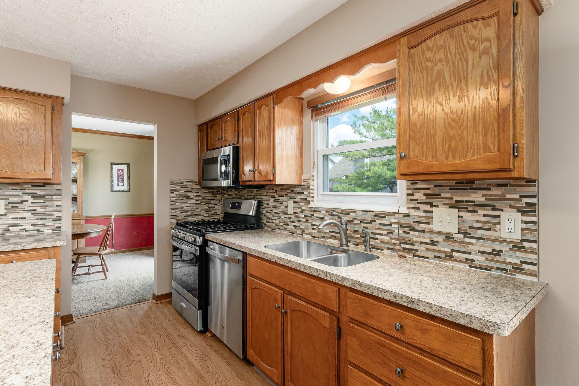 1042 Rousseau Lane Galloway, OH 43119 - Photo 10 of 47 011_ Ln Galloway OH 43119 USA