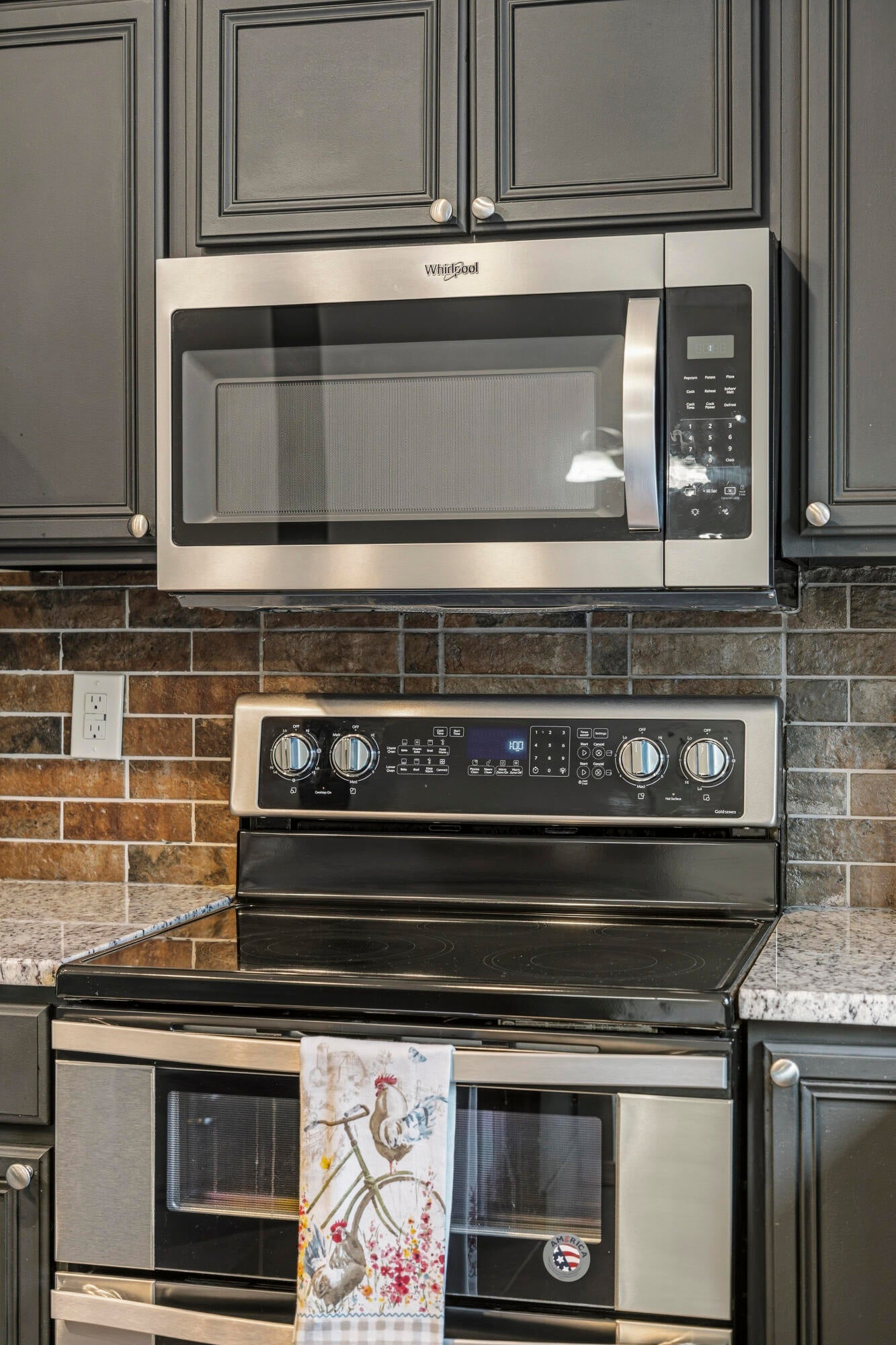 16050 Dick Road La Pine, OR 97739 - Photo 17 of 59 33-Kitchen