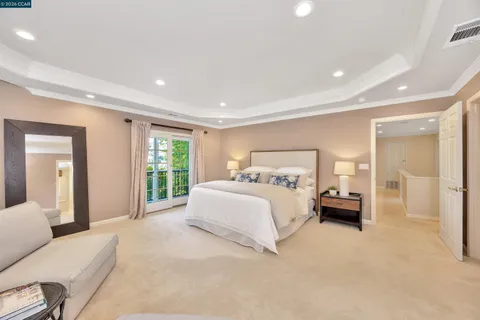 $2,895,000 | 75 Corte Yolanda, Moraga, CA 94556