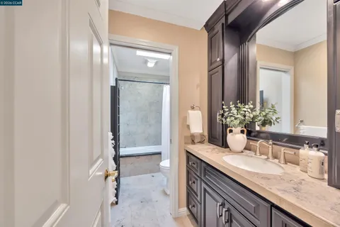 $2,895,000 | 75 Corte Yolanda, Moraga, CA 94556